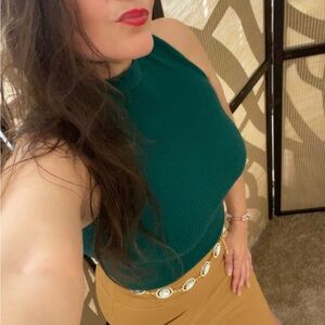 Small Evergreen Ribbed Turtleneck Sleeveless Stretch Top